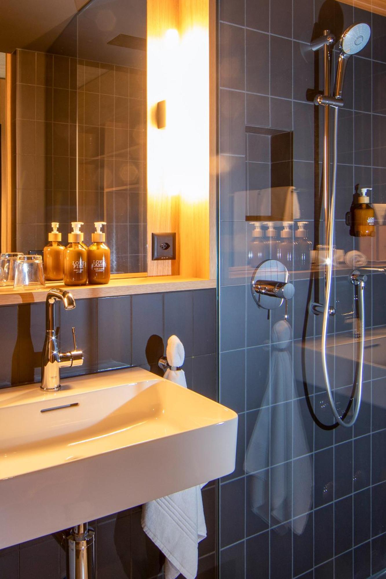 54 Hochgenuss Hotel Schattdorf Bagian luar foto
